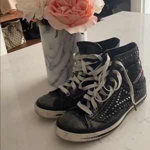 Authentic diesel shoes in great condition!!